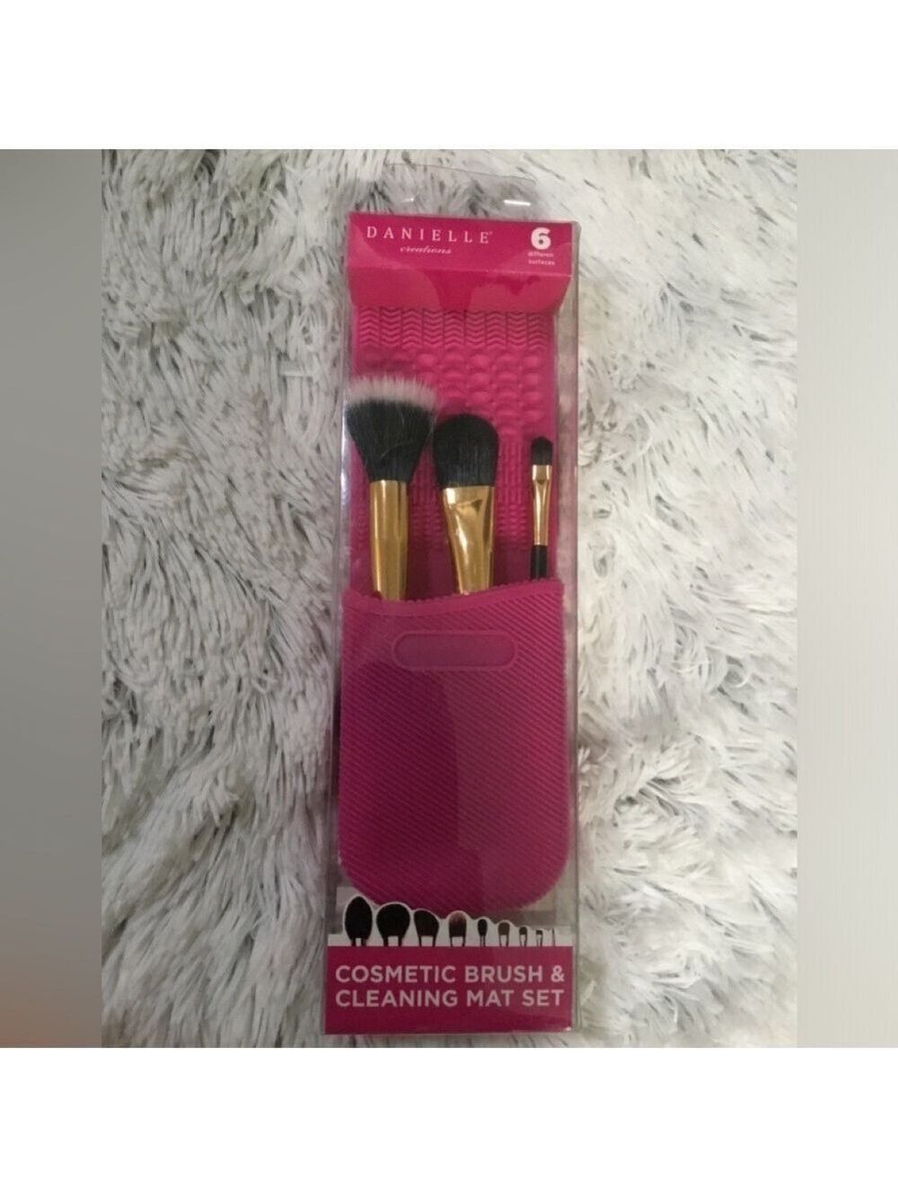 Danielle Creations Cosmetic Brushes & Cleaning Matt set of 3 brushes